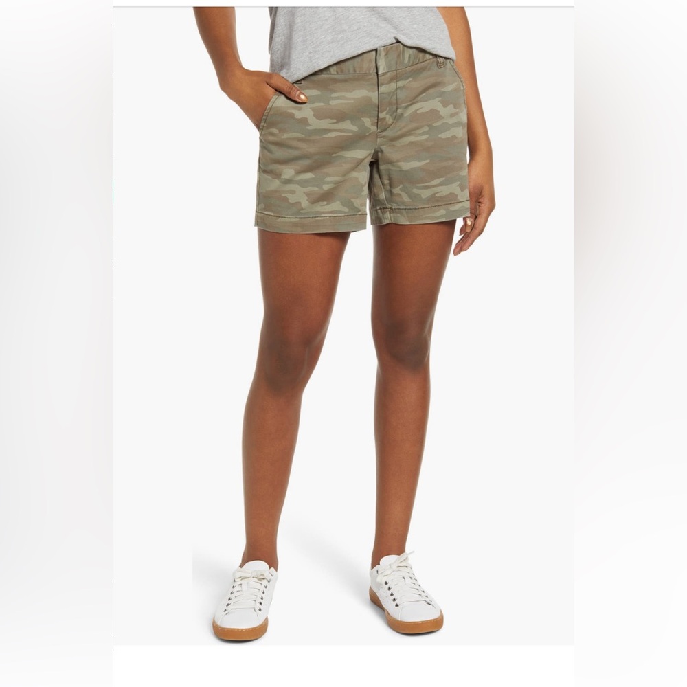Carlson EUC 5-Inch Cotton Blend Twill Shorts Size 6 in Olive Faded Camo Print